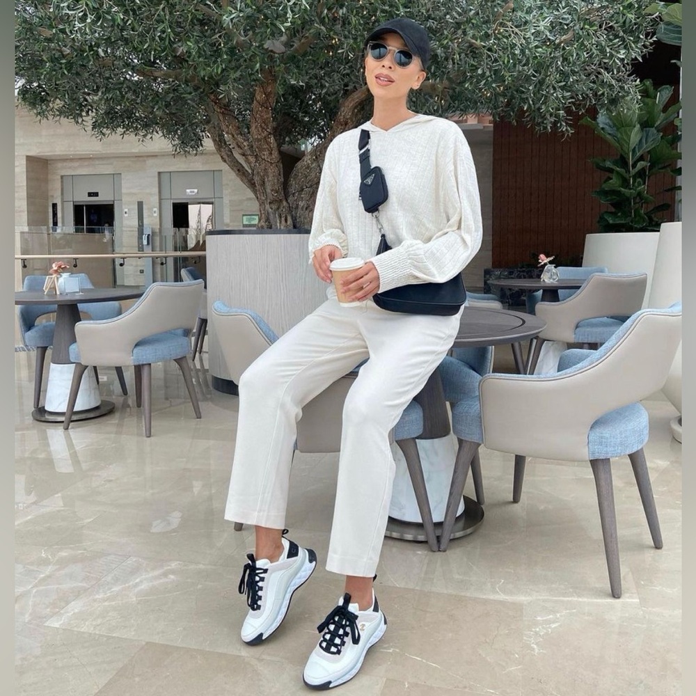 Chanel CC Logo Sneakers – White & Black – Full Boutique Set – Brand New - Picture 5 of 13